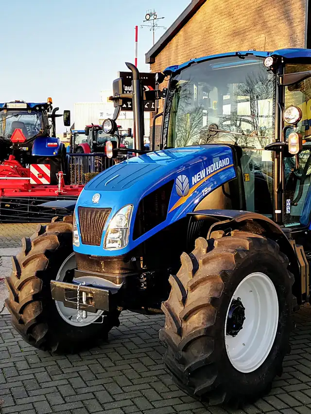new_holland_tractor